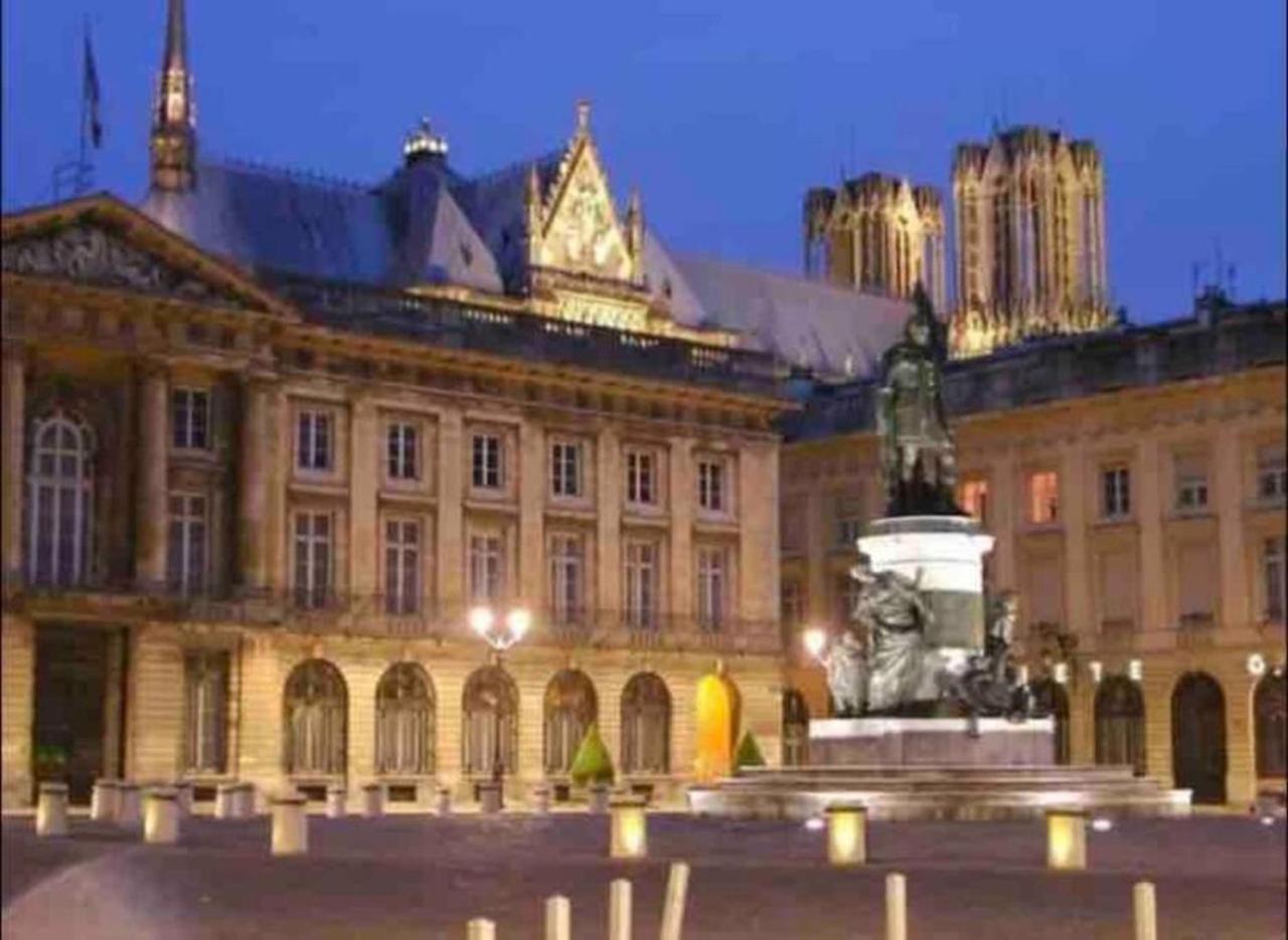 Reims Centre-Ville - 2 Chambres - 6 Personnes Au 1 Er Etage Zewnętrze zdjęcie