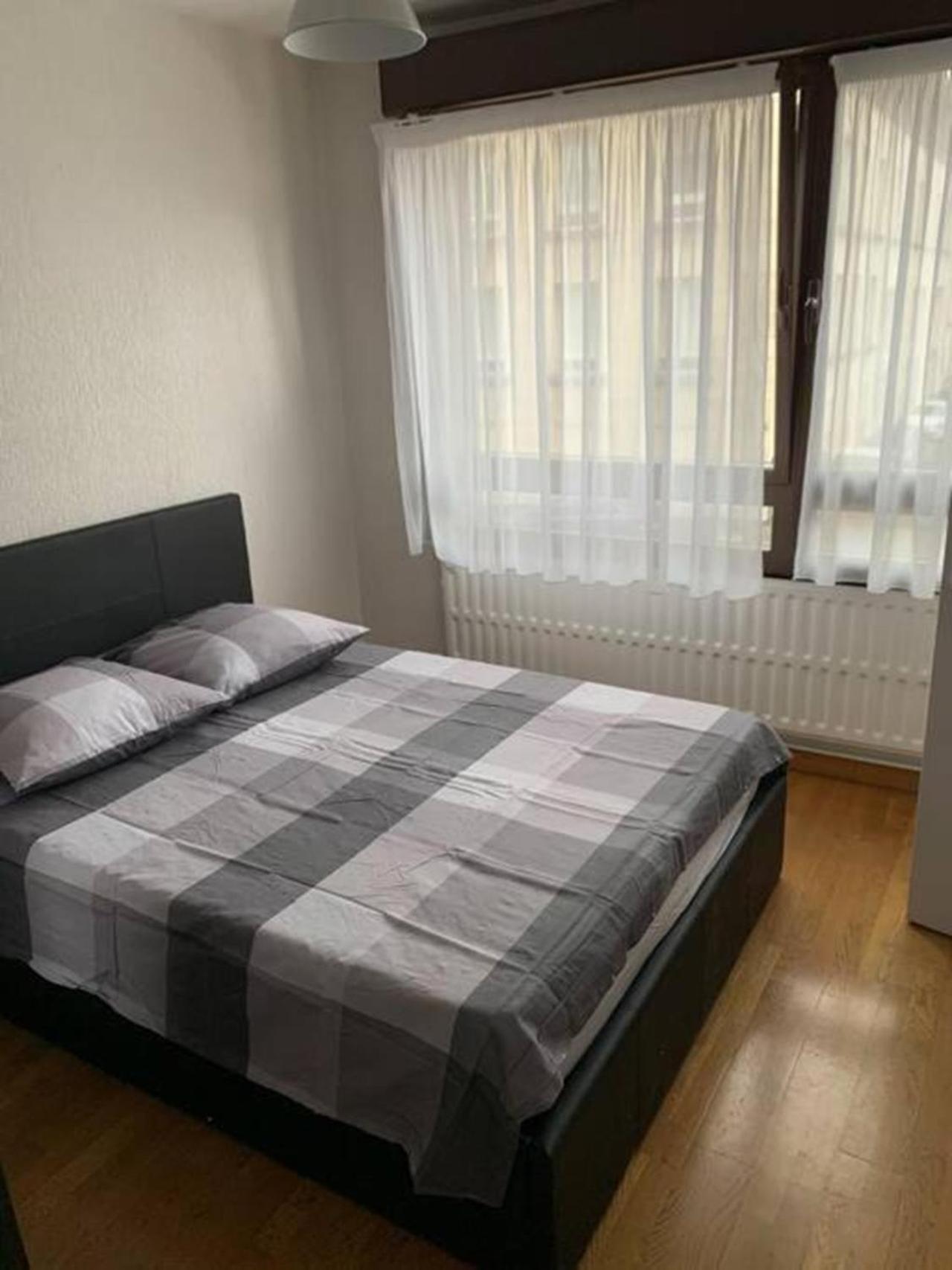 Reims Centre-Ville - 2 Chambres - 6 Personnes Au 1 Er Etage Zewnętrze zdjęcie