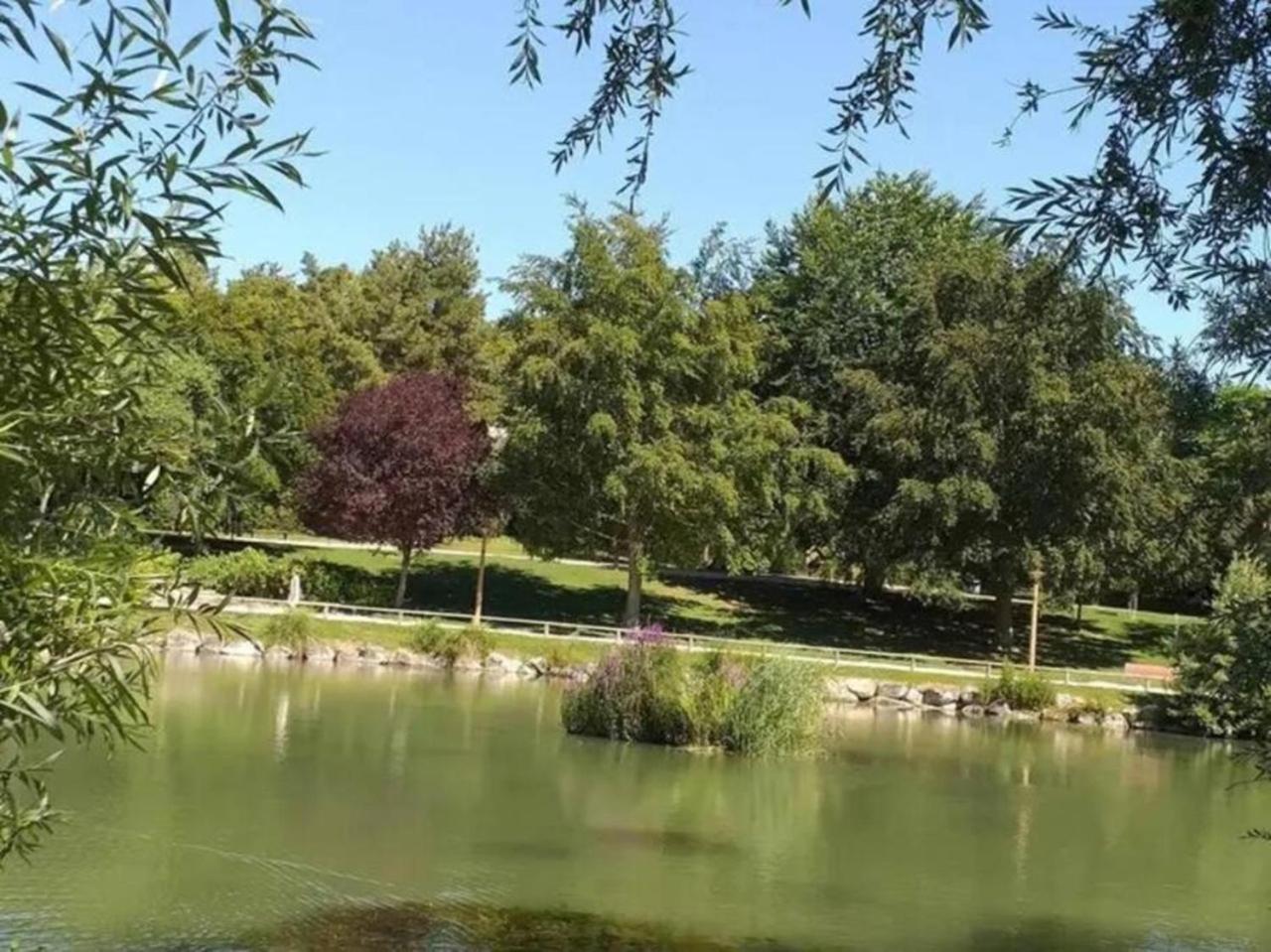 Reims Centre-Ville - 2 Chambres - 6 Personnes Au 1 Er Etage Zewnętrze zdjęcie